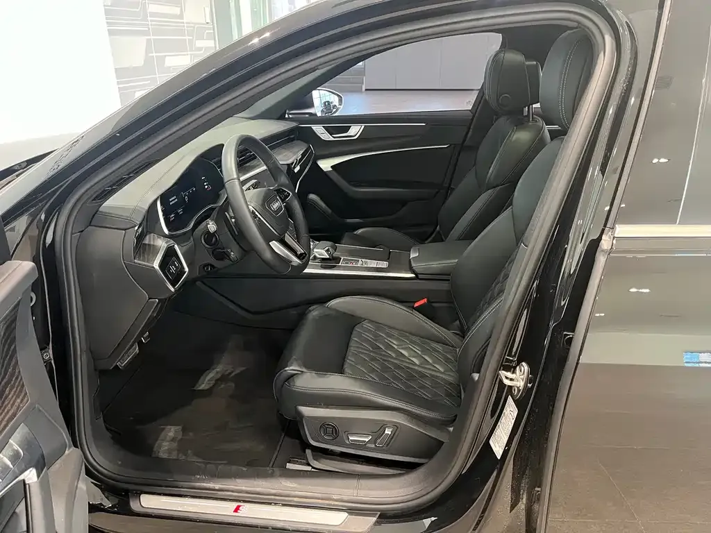 Audi A6L 2025 из CN, фото 6
