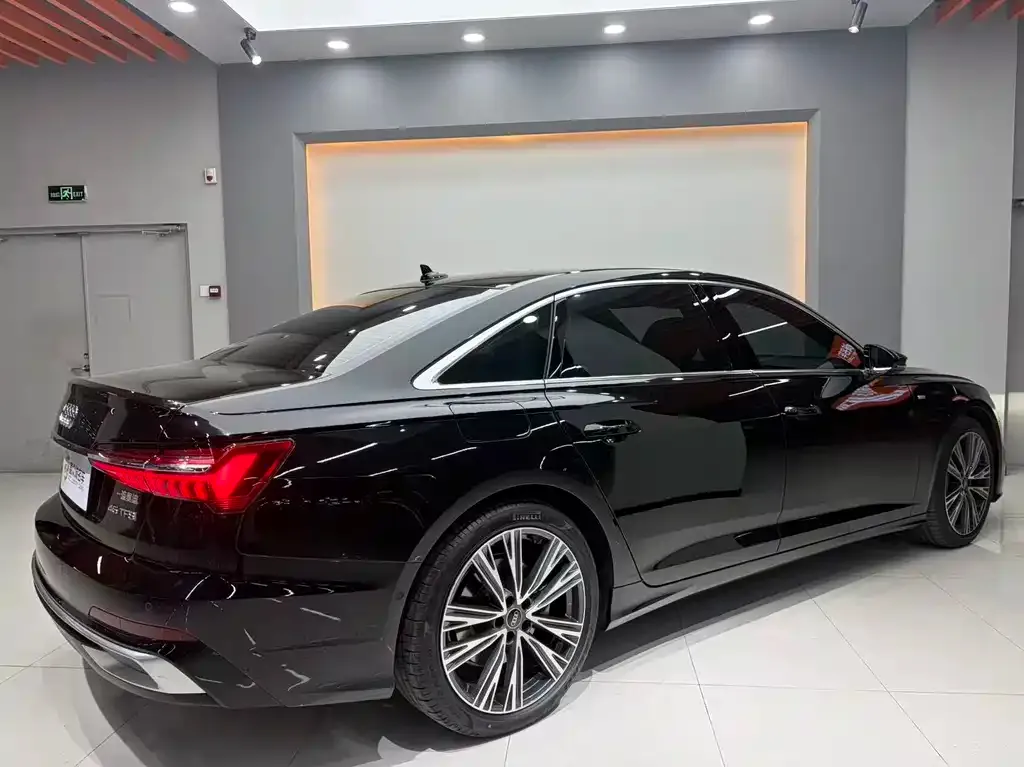 Audi A6L 2023 из CN, фото 4