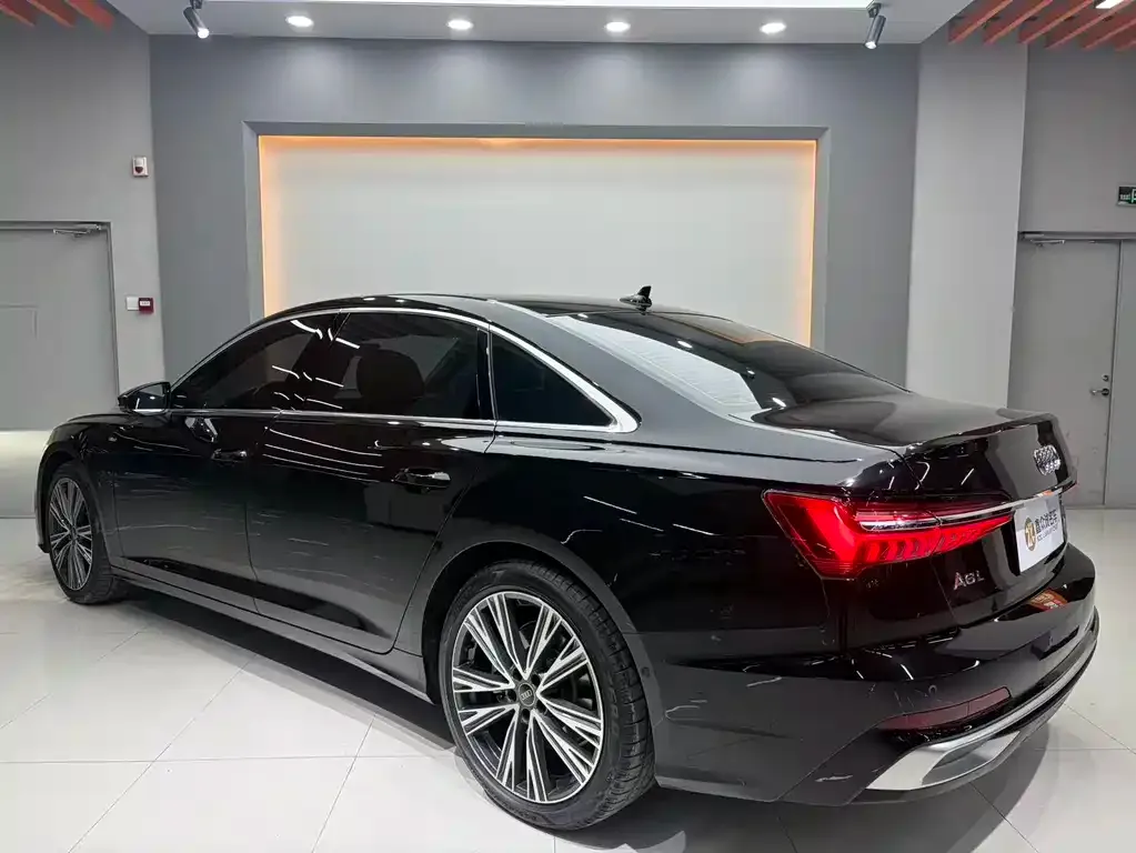 Audi A6L 2023 из CN, фото 6