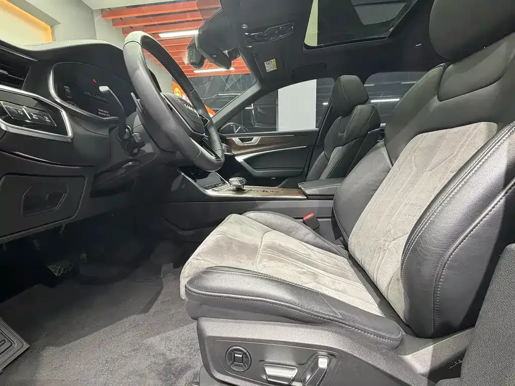 Audi A6L 2023 из CN, фото 8