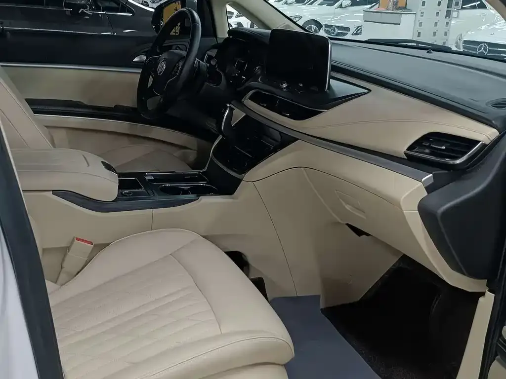 Buick GL8 2023 из CN, фото 6