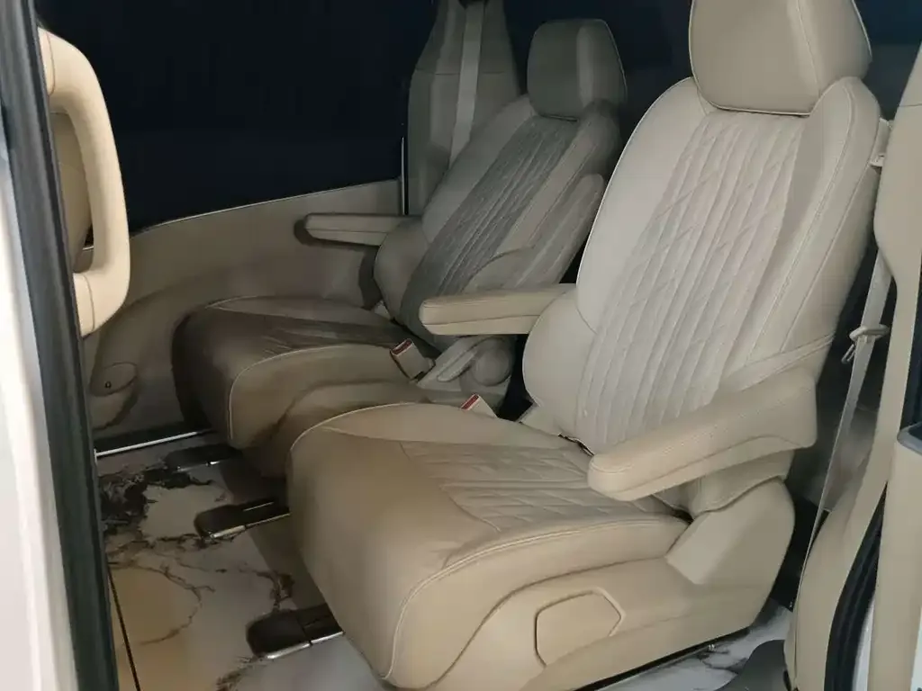 Buick GL8 2023 из CN, фото 7
