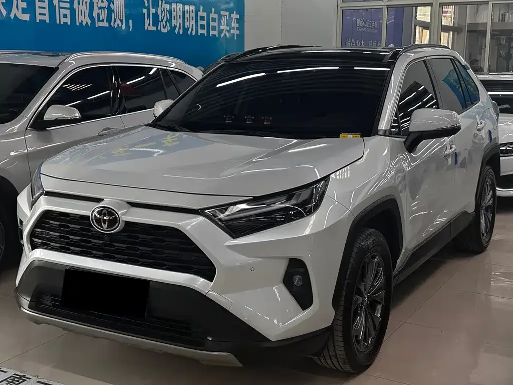Toyota RAV4 2024 из CN, фото 1