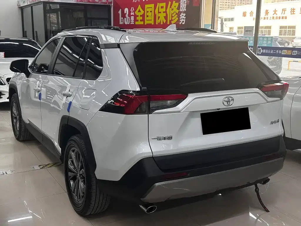 Toyota RAV4 2024 из CN, фото 4