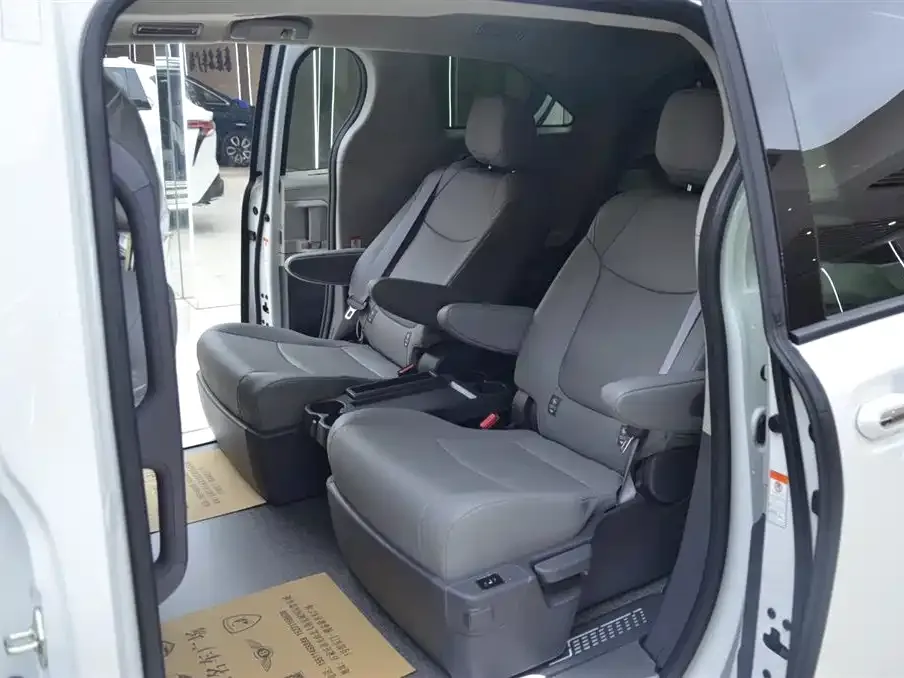 Toyota Granvia 2025 из CN, фото 5