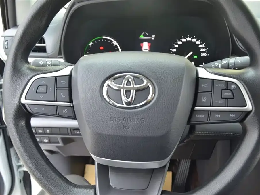 Toyota Granvia 2025 из CN, фото 7