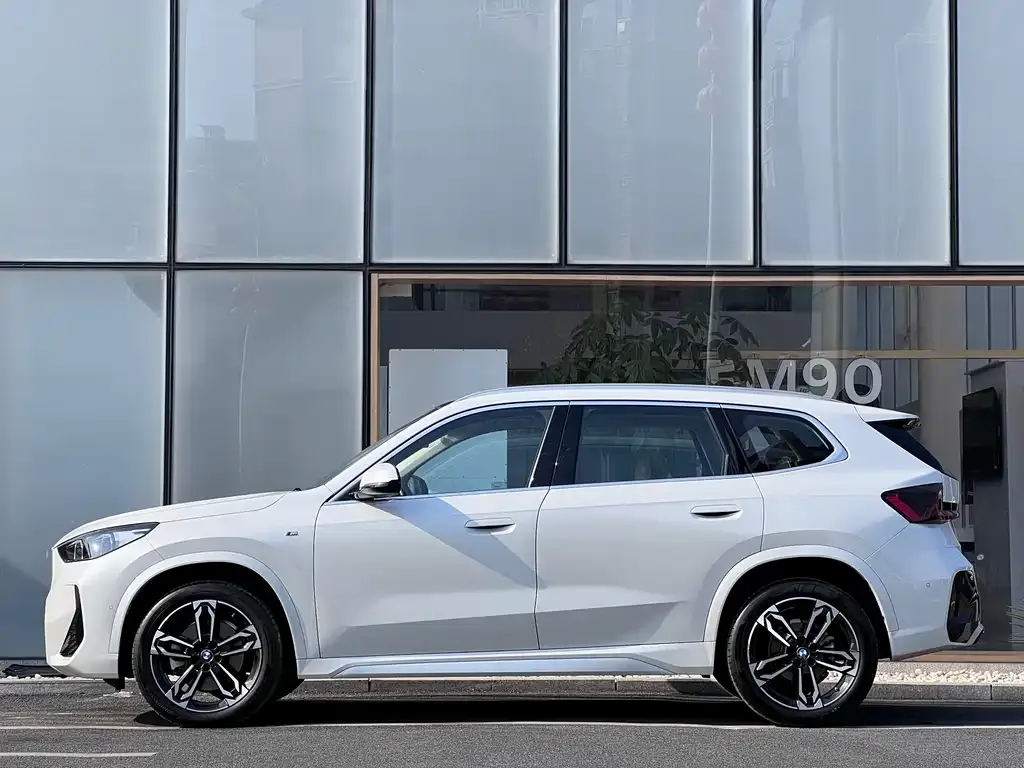 BMW X1 2024 из CN, фото 3