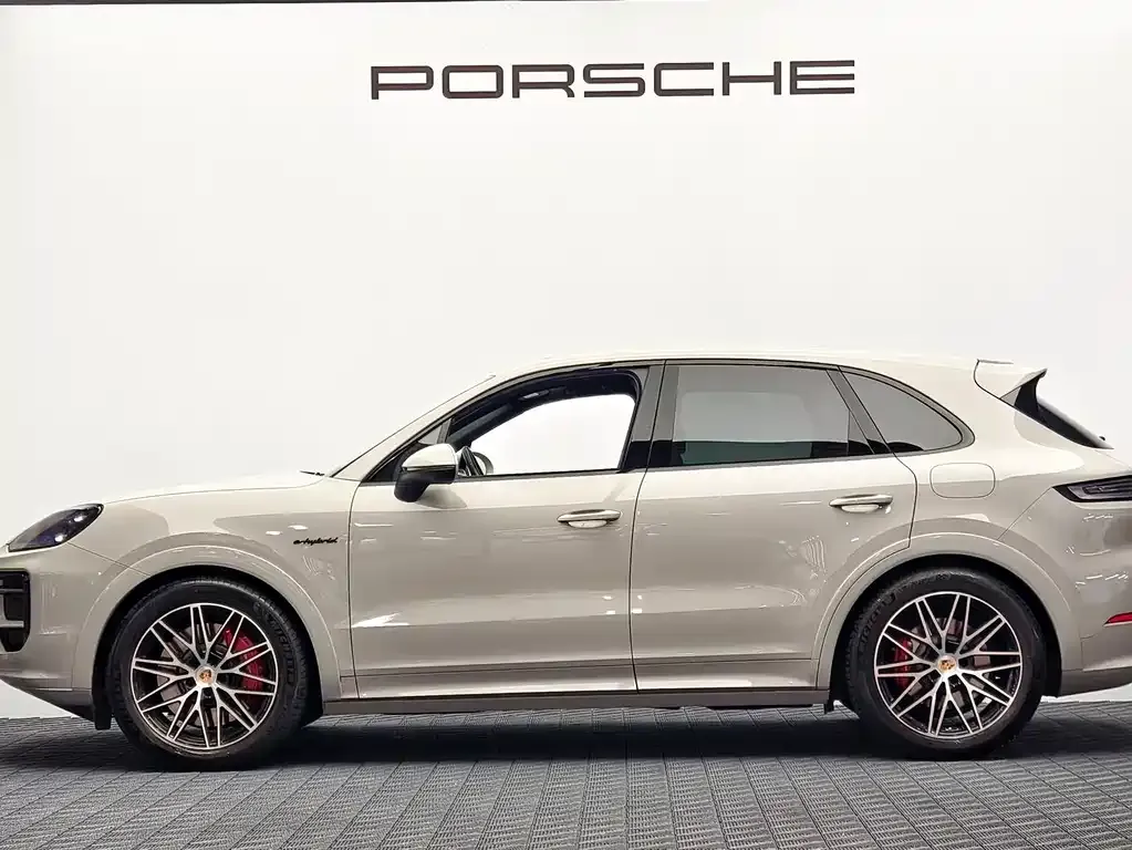 Porsche Cayenne Hybrid — фото 4