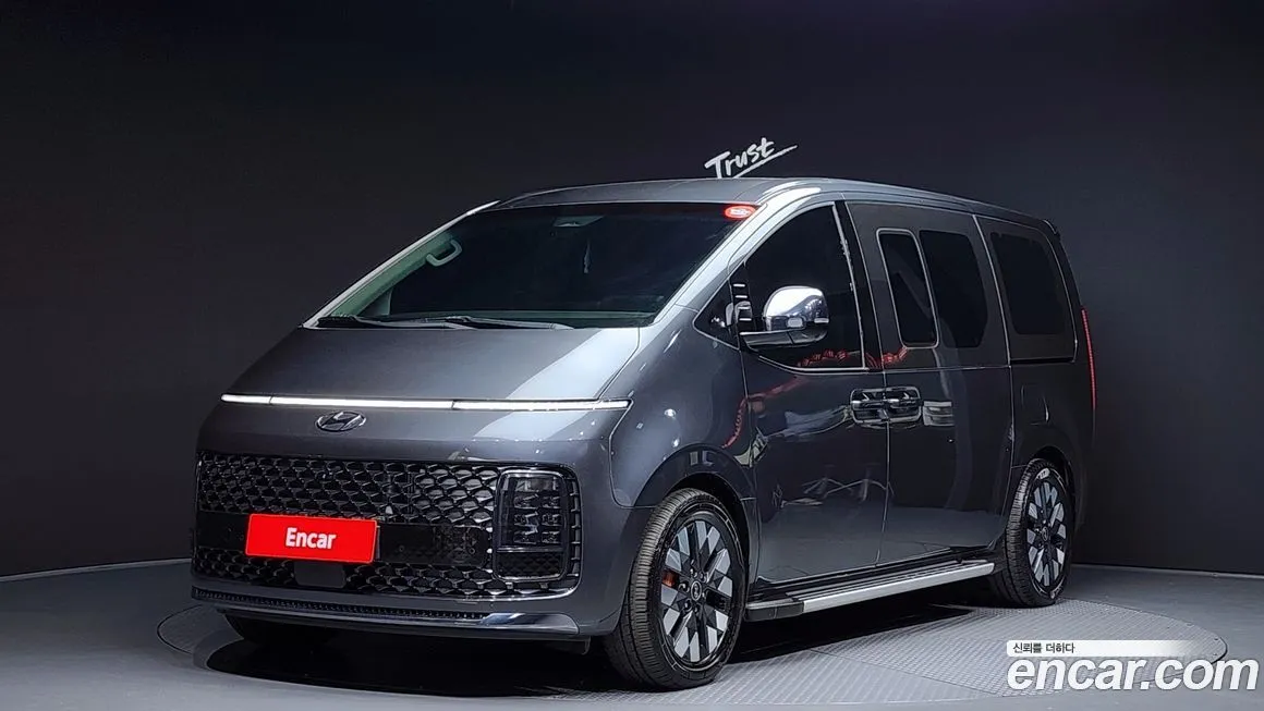 Hyundai Staria