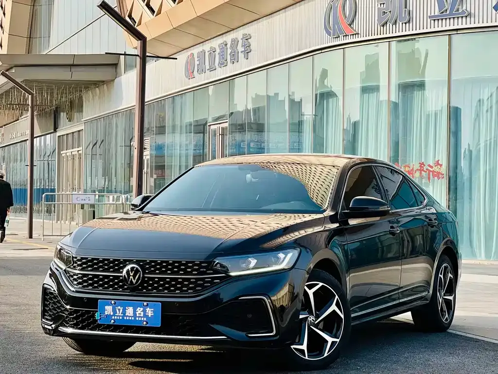 Volkswagen Passat 2023 из CN, фото 1