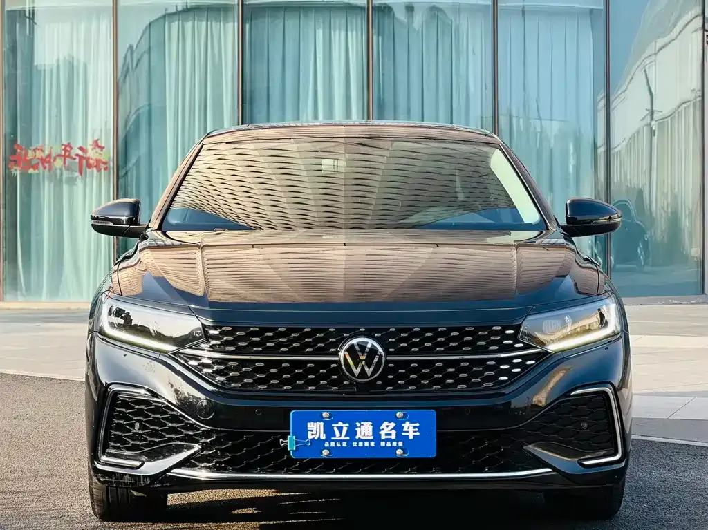 Volkswagen Passat 2023 из CN, фото 2