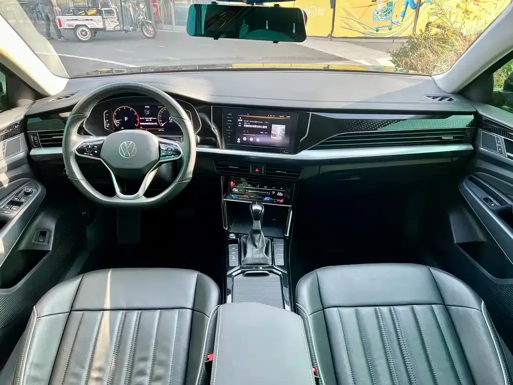 Volkswagen Passat 2023 из CN, фото 6