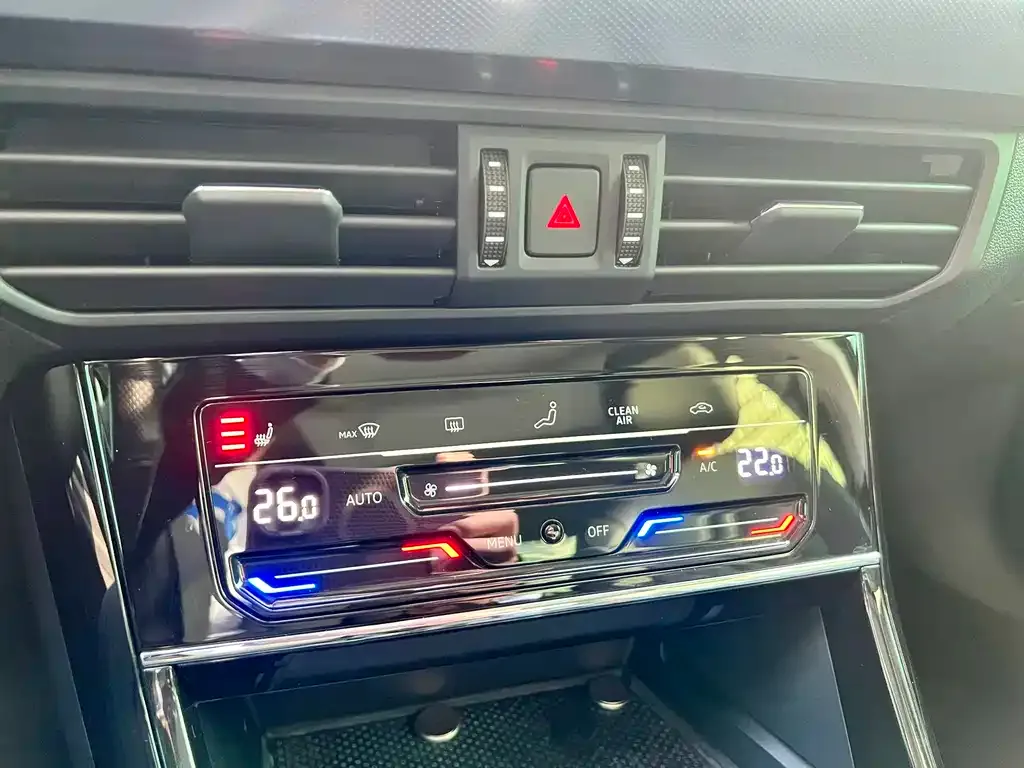 Volkswagen Passat 2023 из CN, фото 9