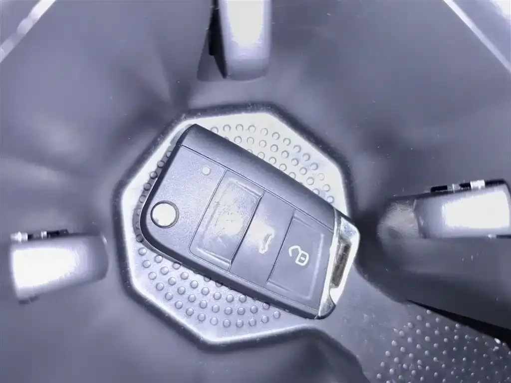 Volkswagen Lavida 2024 из CN, фото 9