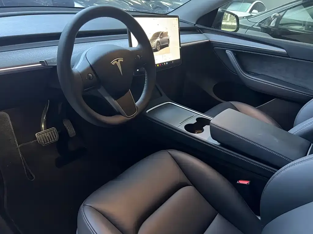 Tesla Model Y 2024 из CN, фото 4