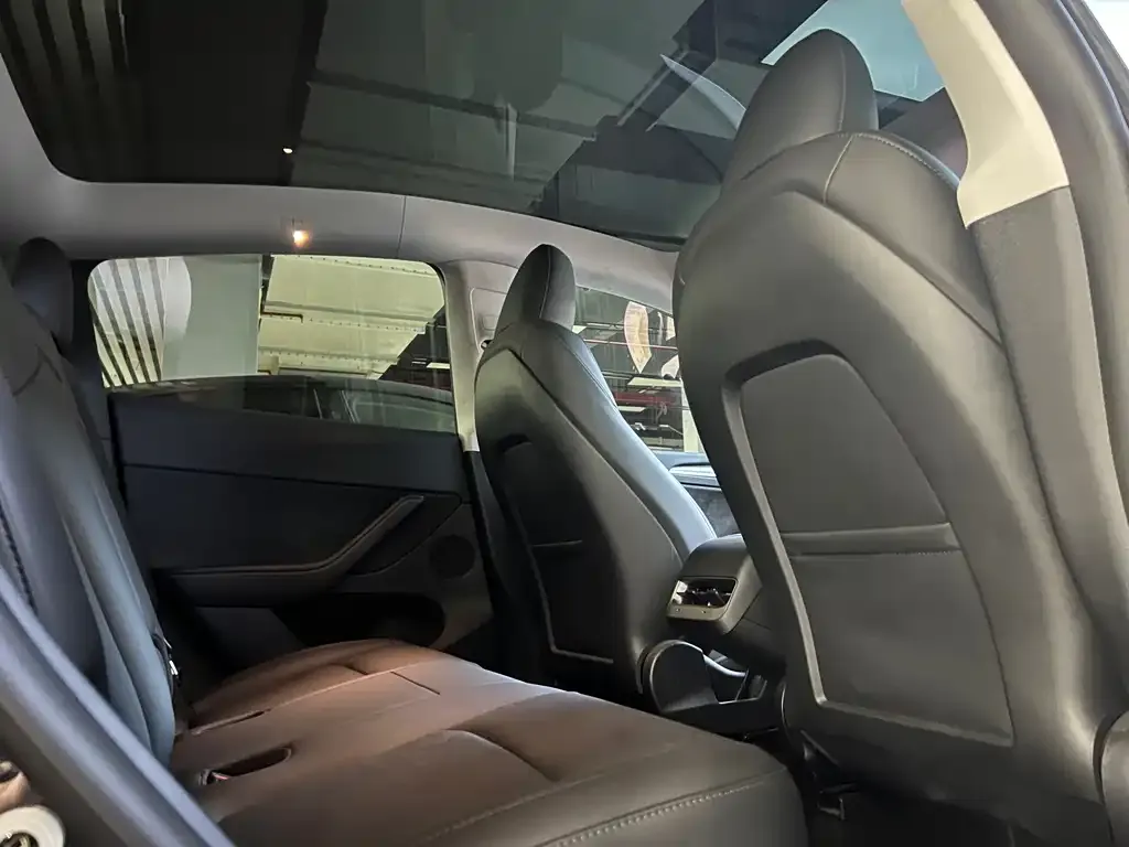 Tesla Model Y 2024 из CN, фото 7