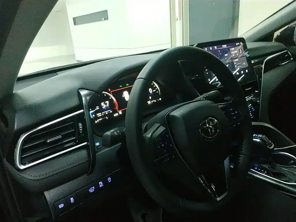 Toyota Camry 2024 из CN, фото 10