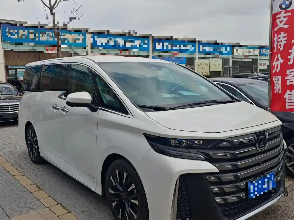 Toyota Vellfire 2023 из CN, фото 3