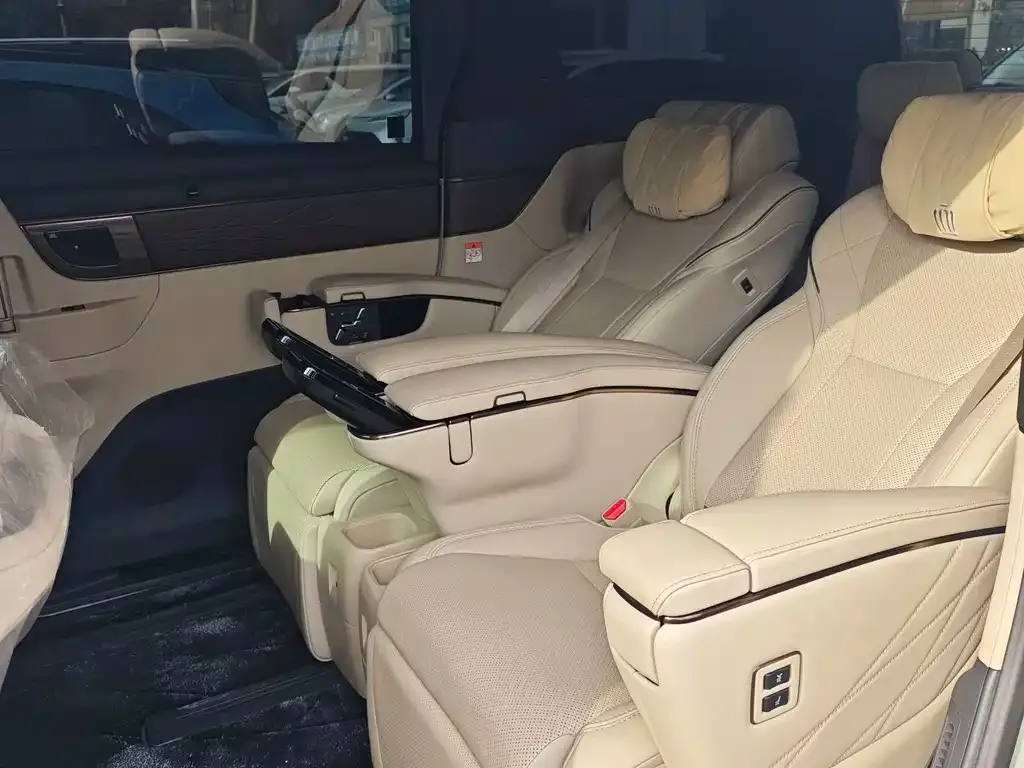 Toyota Vellfire 2023 из CN, фото 7