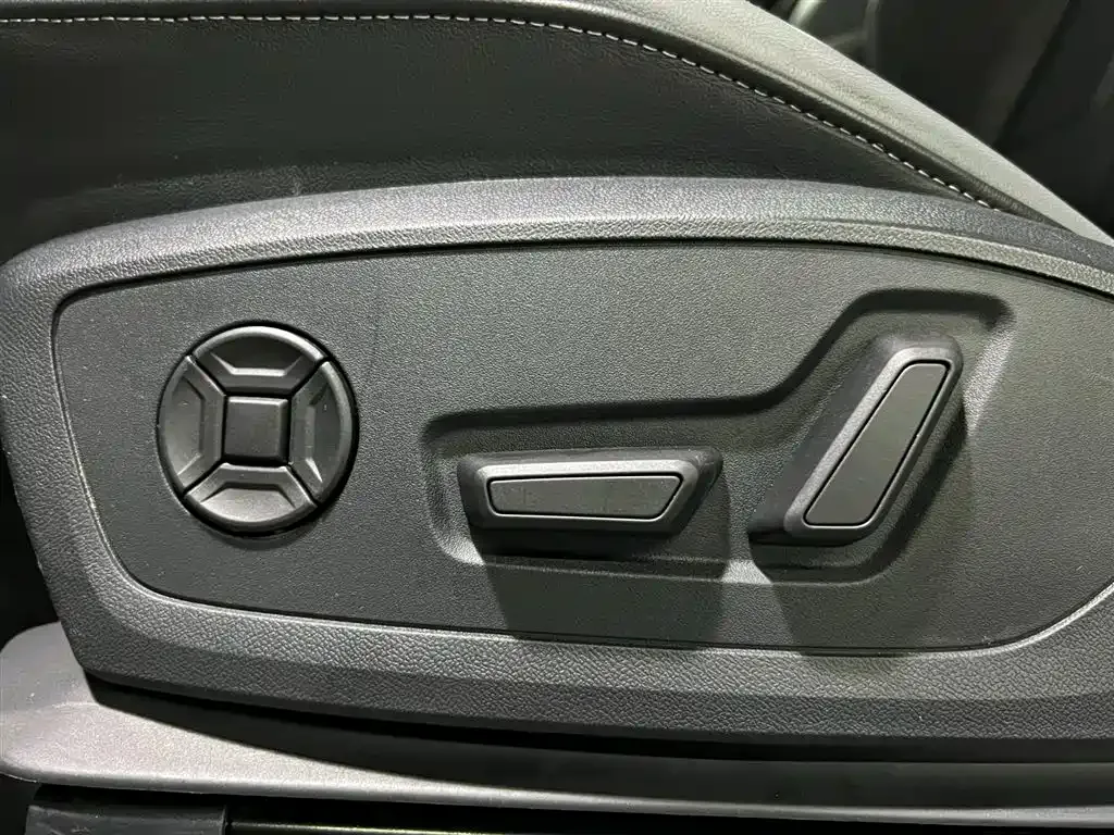Audi Q3 Sportback — фото 10