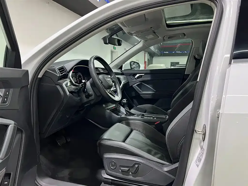 Audi Q3 Sportback — фото 9