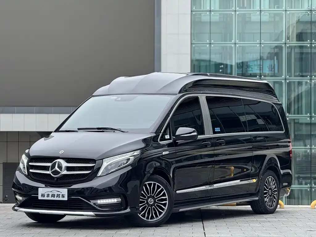 Mercedes-Benz V-Class — фото 1