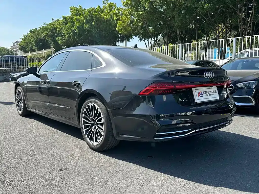 Audi A7L 2024 из CN, фото 5