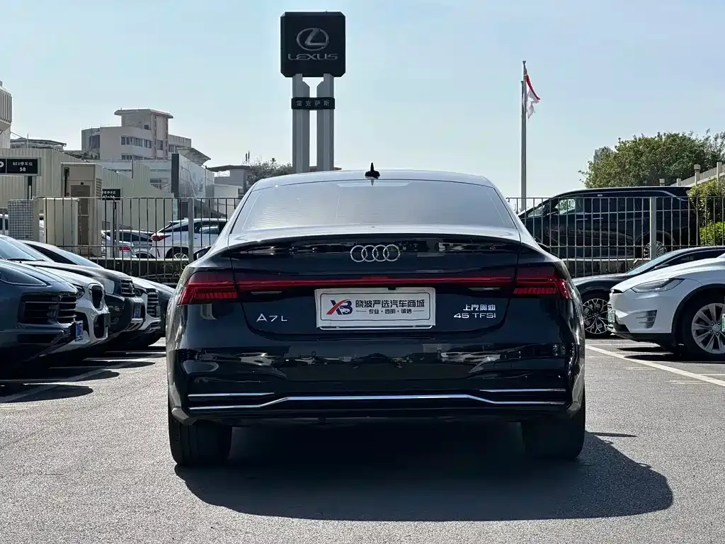 Audi A7L 2024 из CN, фото 7