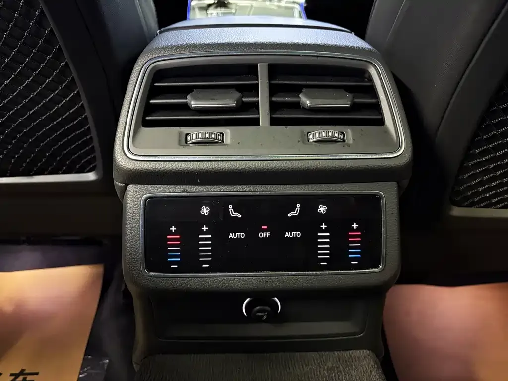 Audi A6L 2021 из CN, фото 10