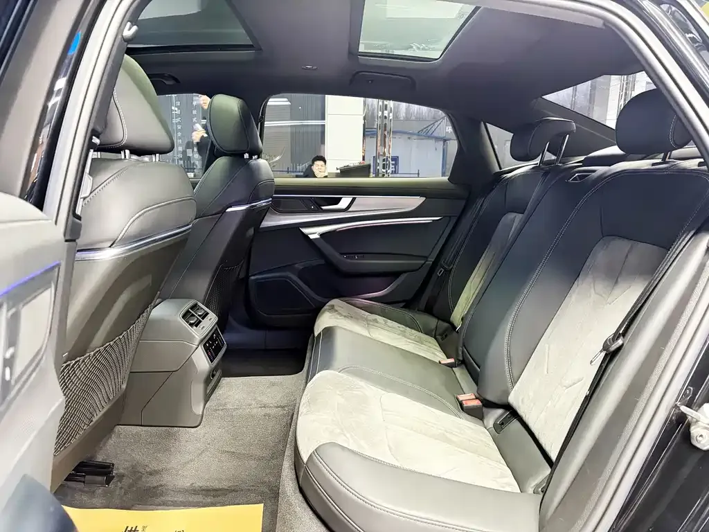 Audi A6L 2021 из CN, фото 6
