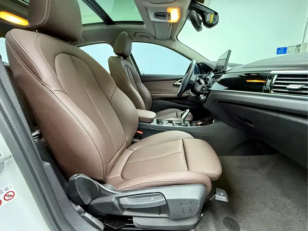 BMW 1 Series 2021 из CN, фото 10