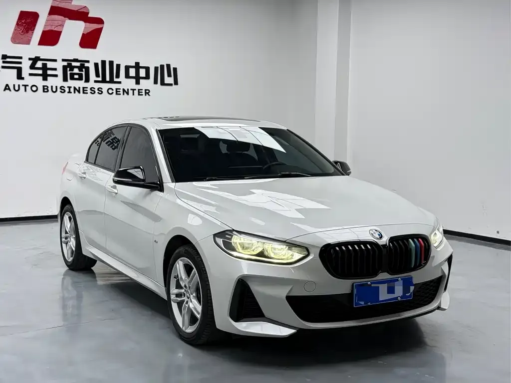 BMW 1 Series 2021 из CN, фото 3