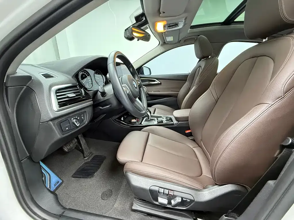 BMW 1 Series 2021 из CN, фото 5