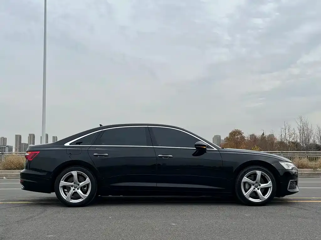Audi A6L 2022 из CN, фото 8