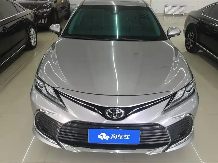 Toyota Camry 2023 из CN, фото 2