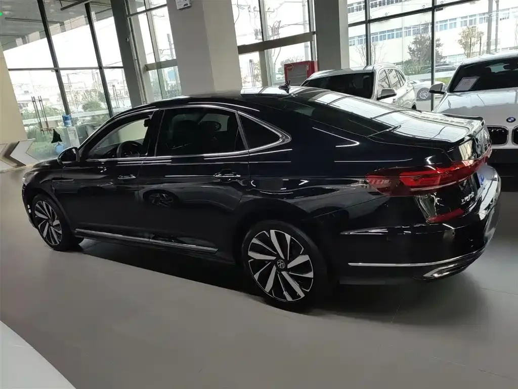 Volkswagen Passat — фото 5