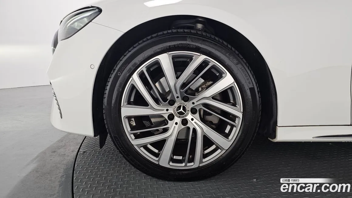 Mercedes-Benz E-Class 2024 из KR, фото 5