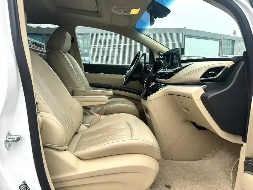 Buick GL8 2023 из CN, фото 4