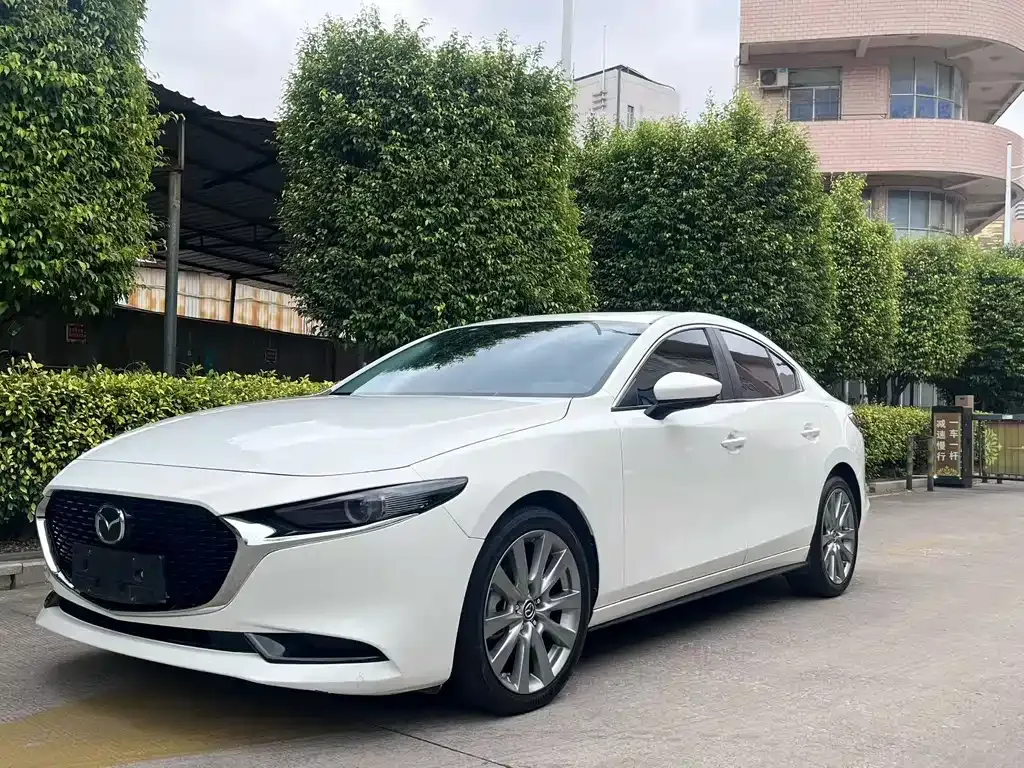 Mazda 3 Axela 2023 из CN, фото 1