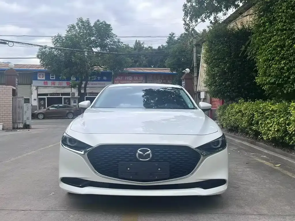 Mazda 3 Axela 2023 из CN, фото 2