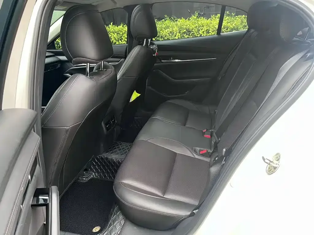Mazda 3 Axela 2023 из CN, фото 8