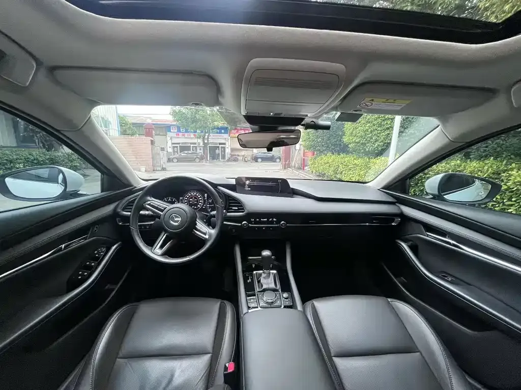 Mazda 3 Axela 2023 из CN, фото 9