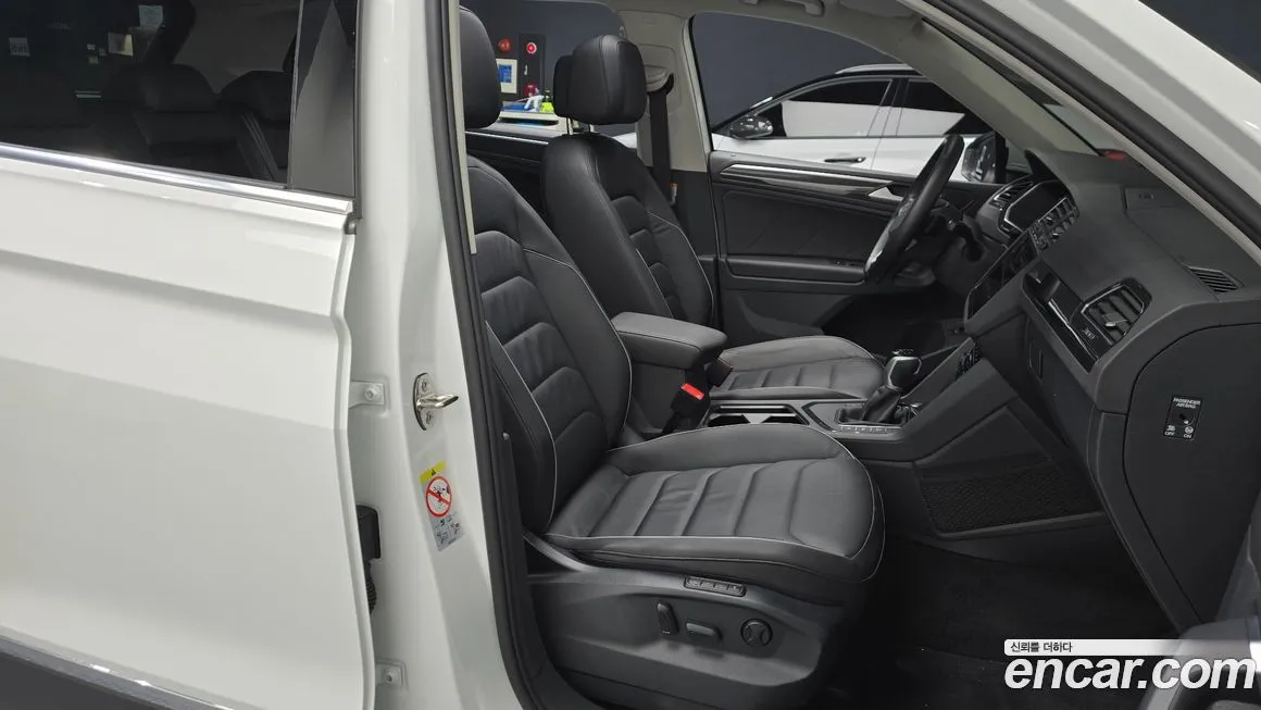 Volkswagen Tiguan — фото 10