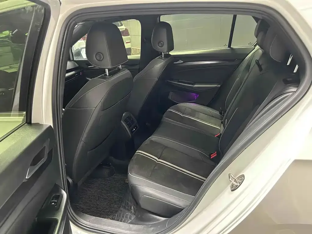 Volkswagen Golf 2021 из CN, фото 6