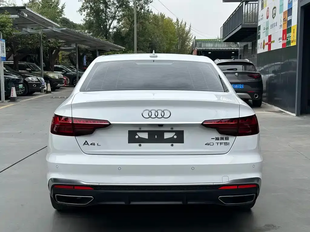Audi A4L 2022 из CN, фото 5