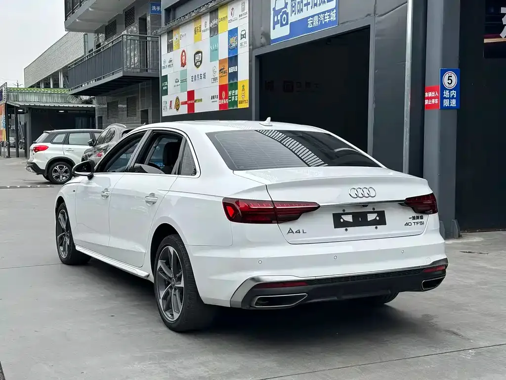 Audi A4L 2022 из CN, фото 6
