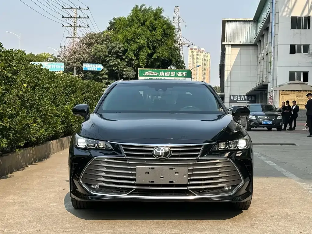 Toyota Avalon 2022 из CN, фото 2