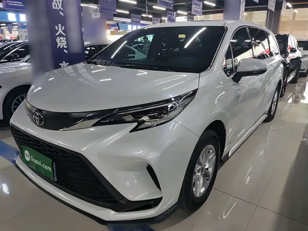 Toyota Granvia 2024 из CN, фото 1