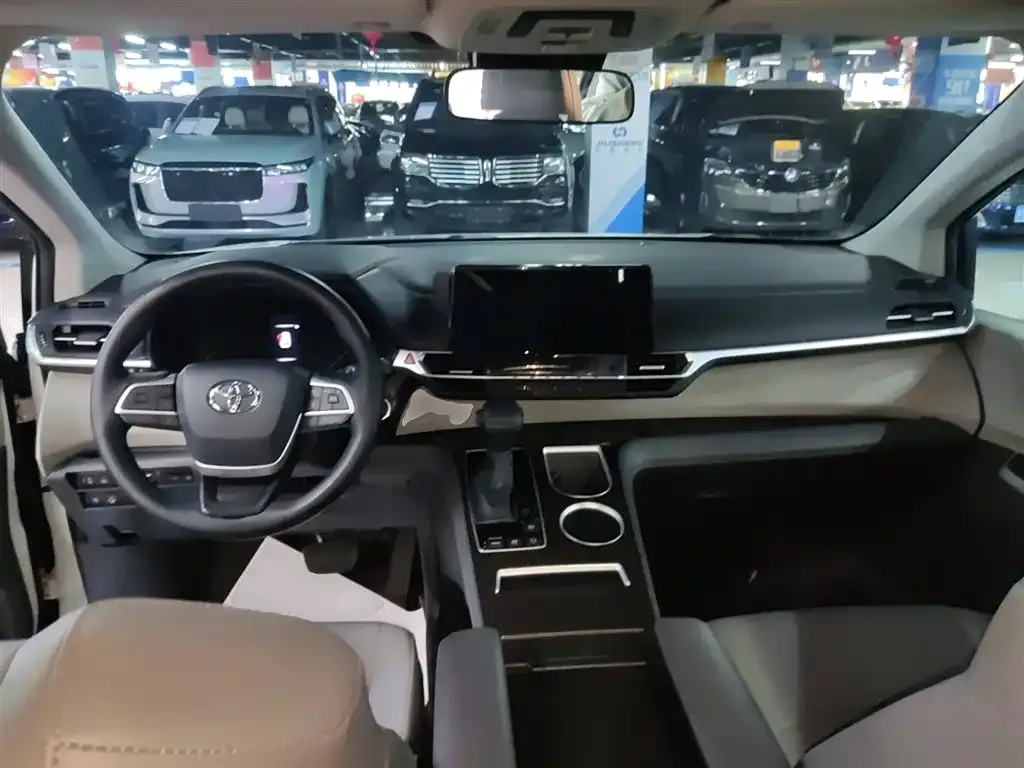 Toyota Granvia 2024 из CN, фото 10
