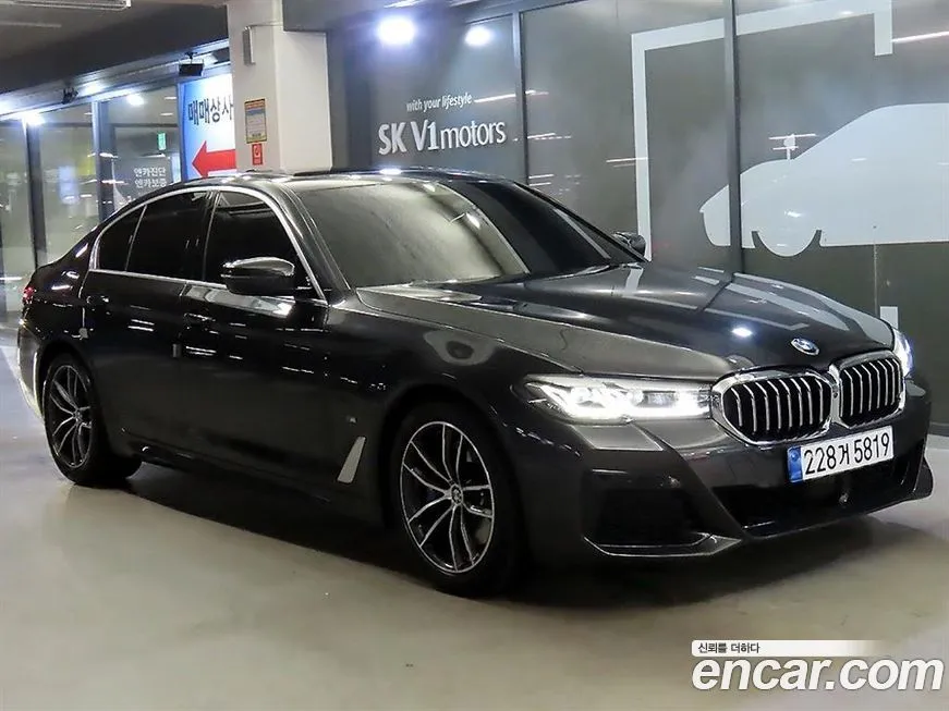 BMW 5-Series — фото 1